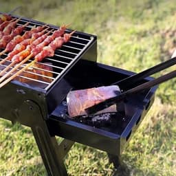 Barbecue Houtskool - Opvouwbare BBQ - Compact - Inklapbare Grill Met Rooster - Camping - Tafel - Strand - Zomer - Picknick - Rechthoekig - Roestvrij Staal - Zwart - 35x27x20 cm — thumbnail 3