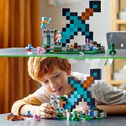 LEGO Minecraft Uitvalbasis Zwaard Bouwspeelgoed - 21244 — thumbnail 3