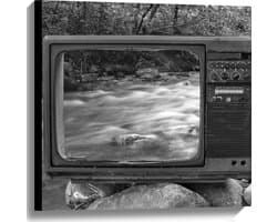 Canvas - Oude Vintage Televisie met Doorkijk op Rivier (Zwart-wit) - 60x60 cm Foto op Canvas Schilderij (Wanddecoratie op Canvas)