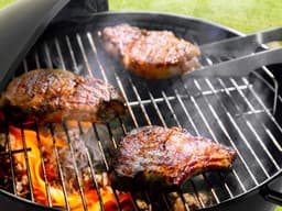 Ronde Houtskool Barbecue met Deksel & Wieltjes – Vergrendelbaar & Draagbaar! bbq grill - barbecues - barbecue accessoires - barbecue houtskool - barbecue hoes - 51819 — thumbnail 3
