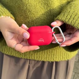 xoxo Wildhearts siliconen hoesje geschikt voor AirPods 3 - Silicone Case (Burgundy) - Beschermhoes met clip - Optimale bescherming - Bordeaux Rood — thumbnail 3