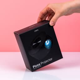 MikaMax Picco Projector - Mini Projector - Verbind met je telefoon - Ingebouwde Speaker - Mini Beamer - Home Cinema Projector - 11 x 11 x 4,5 cm — thumbnail 3