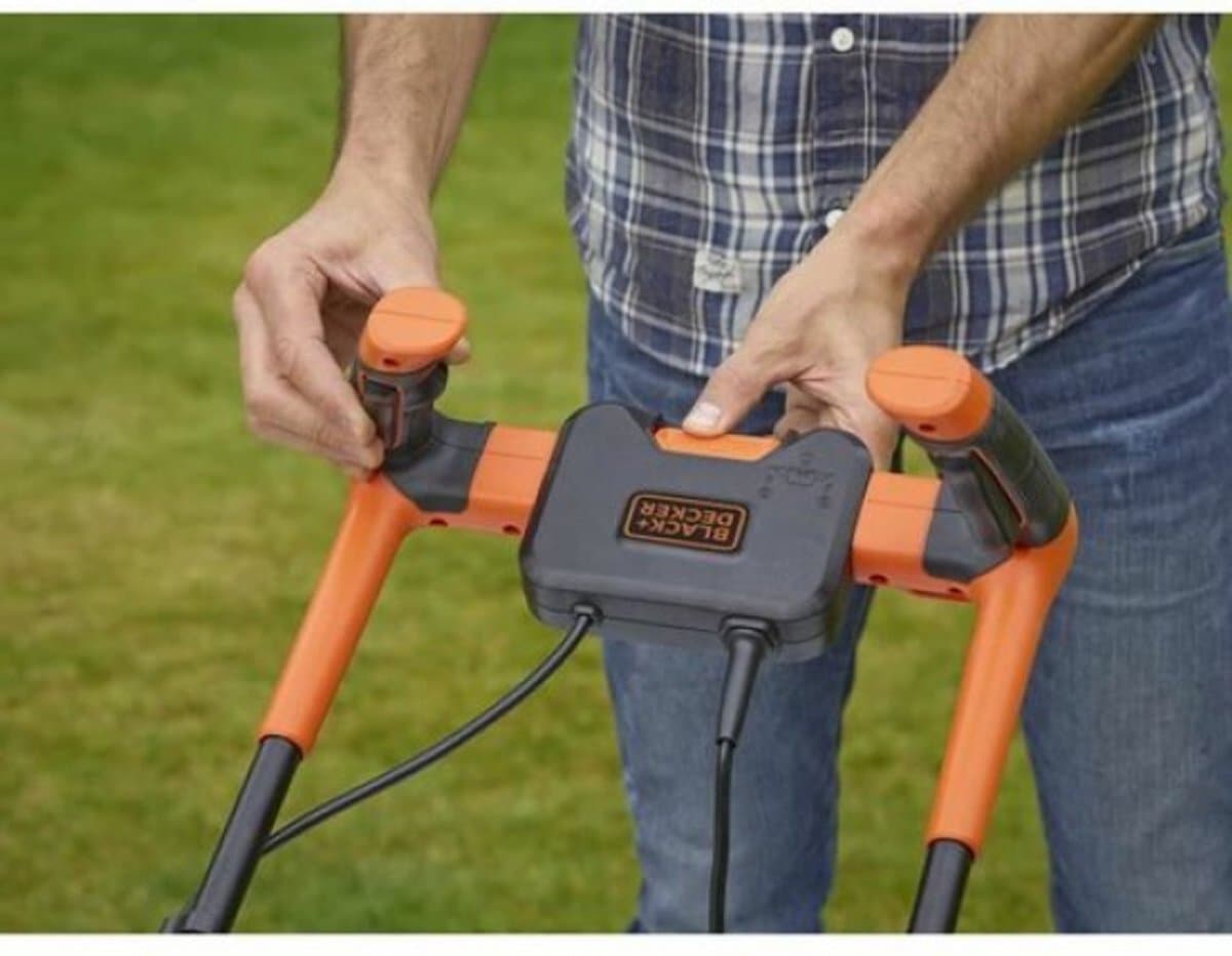 BLACK & DECKER Grasmaaier 42cm 1800W - Fiets met handvat BEMW481BH — afbeelding 1