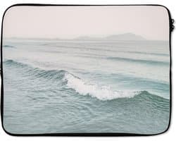 Laptophoes 17 inch - Zee - Golven - Natuur - Water - Laptop sleeve - Binnenmaat 41x28 cm - Zwarte achterkant