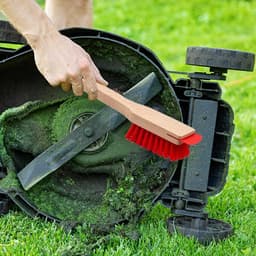 Maaierdek reiniger - Schraper borstel - Tuinonderhoud - 2-in-1 functie - 32 cm - Diverse kleuren — thumbnail 2