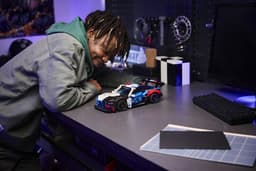 Lego Technic 42226 Bmw M4 Gt3 Evo Racewagen Bouwstenen — thumbnail 4