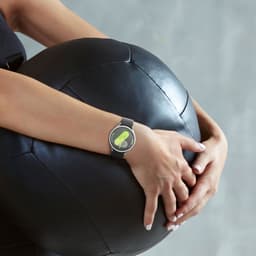 kwmobile 2x smartwatch hoes geschikt voor Samsung Galaxy Watch 7 44mm hoesje - Siliconen sporthorloge cover - Activity tracker case in zwart / zilver — thumbnail 4