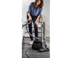 PowerClean Pro 2400W Zwart – Krachtige Stofzuiger met Zak – HighPower Motor – XL Stofzak – Hygiënefilter – Telescopische Buis – Inclusief Hardvloer-, Kieren- & Meubelmondstuk – Compact & Stil – Ideaal voor Tegels – Zwart