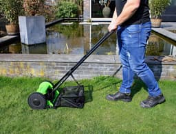 Profeco handmaaier 30cm - Handgrasmaaier - Kooimesmaaier met 18L opvangbak - Instelbare maaihoogte — thumbnail 3