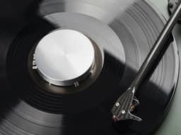 Pro-Ject Record Puck E Platengewicht - Precisie Plaatstabilisatie - Vermindert Vibraties - Verbetert Geluidshelderheid – Zilver — thumbnail 3
