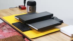 Mobile Pixels Geminos X - Gestapelde Dubbele 24 Inch Monitor - 2K - 75hz - 10 in 1 dock - Onderste display Touchscreen — thumbnail 5
