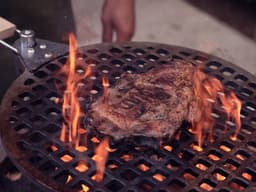 Lanterfant® Grillrooster Herman - Gietijzer - Hout - Draaibaar — thumbnail 3