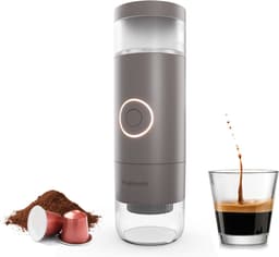Mugshott - Slim Draagbaar koffiezetapparaat - Werkt met Gemalen koffie & Capsules - Bestuurbaar met Mobiele App, Instelbare Temperatuur, Pomppatroon & Koffiegrootte- 120 ml Reservoir - 18 Bar - Ontworpen in Nederland - 12 Volt Reiskoffiezetapparaat — thumbnail 1