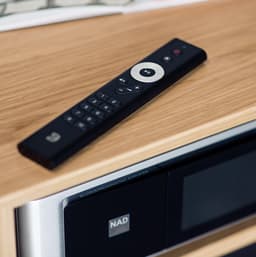 Bluesound REMOTE CONTROL RC1 afstandsbediening voor Bluesound OS met presets — thumbnail 5