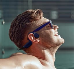 Creative Outlier Free Pro+ Bone-conduction-IPX8-sport hoofdtelefoon met Bluetooth 5.3, verstelbare conducties, geintegreerde 8 GB MP3-speler, tot 10 uur batterijduur, geintegreerde microfoon,waterdicht (blauw en zwart) — thumbnail 5