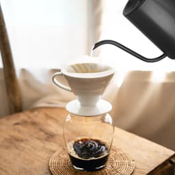 House of Husk Slow Coffee Ketel - Pour Over Kettle - Gooseneck kettle - Heet Water Ketel - Coffeemaker - RVS - Cafetière - 600 ml - Zwart — thumbnail 4