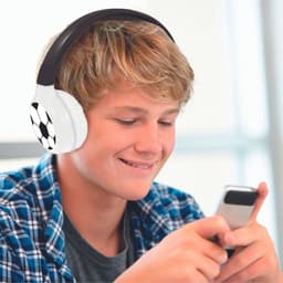 2-in-1 Bluetooth® en Bedrade comfortabele opvouwbare Koptelefoon met veilige volumebeperking Football Design — thumbnail 2