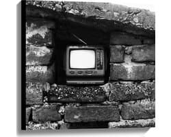 Canvas - Ouderwetse Televisie in de Muur (Zwart-wit) - 60x60 cm Foto op Canvas Schilderij (Wanddecoratie op Canvas)
