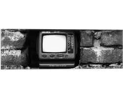 Vlag - Ouderwetse Televisie in de Muur (Zwart-wit) - 60x20 cm Foto op Polyester Vlag