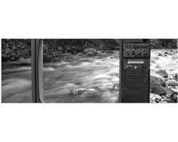 Poster (Mat) - Oude Vintage Televisie met Doorkijk op Rivier (Zwart-wit) - 90x30 cm Foto op Posterpapier met een Matte look
