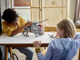 LEGO Star Wars AT-TE Walker Verstelbaar Model met Clone Troopers en Droid Figuren - 75337 — thumbnail 3