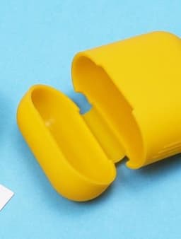 Airpods Silicone Case Cover Hoesje geschikt geschikt voor Apple Airpods - Mango — thumbnail 1