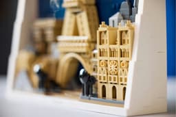 LEGO Architecture Parijs Stad van de Liefde 21064 — thumbnail 4