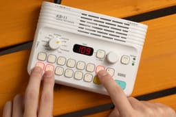 KORG KR-11 Eenvoudig te bedienen drumcomputer met meer dan 120 ritmes en geïntegreerd luidsprekersysteem. — thumbnail 3