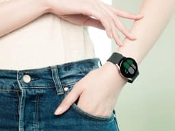 Samsung Galaxy Watch4 - Smartwatch dames en heren - 40mm - Pink gold — thumbnail 6