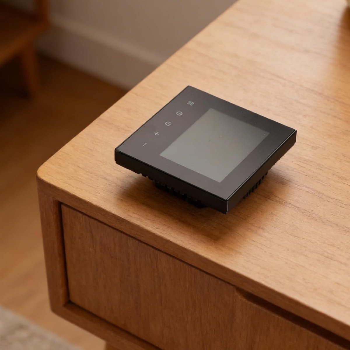 Slimme Thermostaat - Wifi Programmeerbaar - Vloerverwarming Regelen - App Voice Control - 10 x 10 x 7 cm - Zwart — afbeelding 1