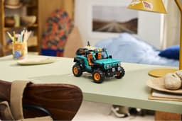 LEGO Technic Jeep Wrangler Rubicon SUV 42227 — thumbnail 4
