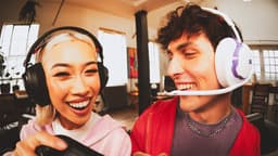 JBL Quantum 650 - Draadloze Gaming & Multitask Headset - 2.4 GHz & Bluetooth - Lage Latency - 50 Uur Batterij - JBL Quantum Engine Software - Over-ear - Wit — thumbnail 4