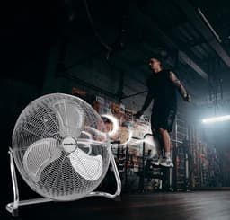 RFWR® Vloerventilator 3 Snelheden - Draagbare Koelventilator voor Thuis en Sport - Kantelbaar en Stil — thumbnail 5