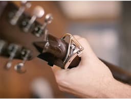 Capo C1 – Voor Staalsnarige Gitaar – Polished Nickel — thumbnail 5