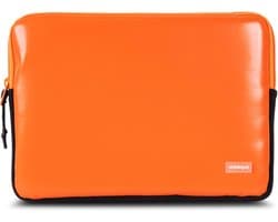 MacBook Neo 13 inch hoes van gerecycled materiaal (duurzaam) - Oranje laptop sleeve/case voor nieuwe MacBook Neo (2026)