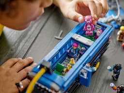 LEGO Fortnite Battle Bus uit de videogame - 77073 — thumbnail 6