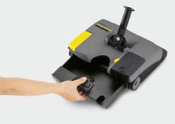 Kärcher EB 30/1 Professional Elektrische Bezem - Lithium-ion accu - Werkbreedte 30 cm - Geluidsniveau 56 dB(A) - Accuduur max. 51 min. - Incl. snellader — thumbnail 3