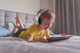 PowerLocus P2 draadloze Over-Ear Koptelefoon Inklapbaar koptelefoon voor kinderen - veilig volume van 85 dB- Bluetooth Hoofdtelefoon - Met microfoon — thumbnail 6