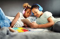 Motorola Sound Koptelefoon - MOTO JR300 - voor Kinderen - met Volumebegrenzer - Bluetooth - Audio Splitter - Roze — thumbnail 3