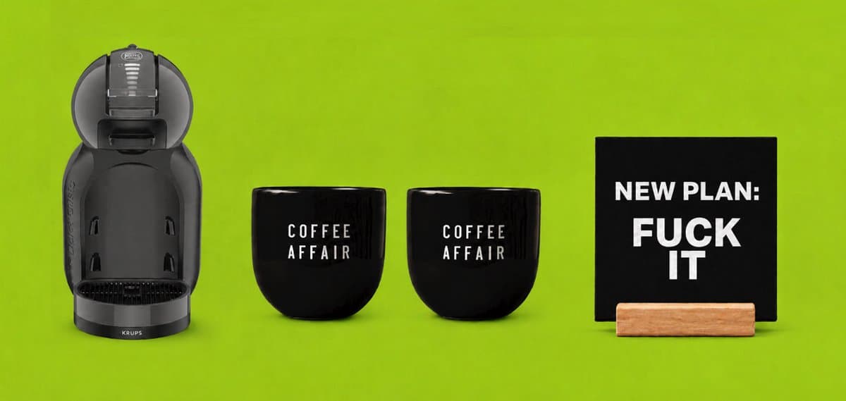 KRUPS NESCAFÉ Dolce Gusto MiniMe KP120810 - Koffiecupmachine - Antraciet / zwart + 2 zwarte mokken "Coffee Affair" + zwarte tegel "Fuck it new plan" + tegelhouder - (cadeau)PAKKET — afbeelding 1