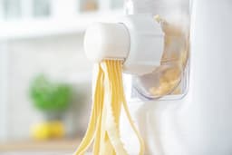 Unold NUDELMASCHINE Nora 68820, Elektrische pastamachine, Bucatini, Fettuccine, Linguine, Macaroni, Ravioli, Spaghetti, Thick spaghetti, Acrylonitrielbutadieenstyreen (ABS), Wit, 500 g, 0,9 m — thumbnail 4