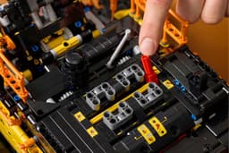 Lego Technic 42215 Volvo Ec500 Hybrid Graafmachine Bouwstenen — thumbnail 3