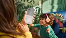 PHILIPS TAK4200MP 4200-serie On Ear draadloze opvouwbare hoofdtelefoon voor kinderen - 45 uur afspeeltijd, beperkt volume, Audio delen, laadkabel meegeleverd - Ambiant verlichting - Magenta Paars — thumbnail 4