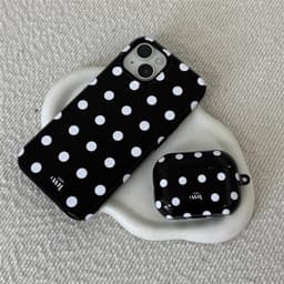xoxo Wildhearts hoesje geschikt voor AirPods 1 & 2 - Polka Dots (Zwart) - Ook als telefoonhoesje verkrijgbaar - schokbestendige case - koptelefoonhoesje - Beschermhoes met stippenpatroon - Zwart met witte stippen — thumbnail 2