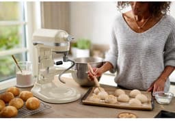 KitchenAid keukenmachine - Artisan - In hoogte verstelbare kom - 375 W - 11 snelheden - 3 RVS accessoires - 5,6L - Amandel — thumbnail 3