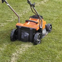 BLACK+DECKER 18V 33cm Grasmaaier, 35L opvangbak zonder accu en lader - BCMW3318N-XJ — thumbnail 2