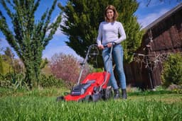 Elektrische Grasmaaier 1600W met Centrale Maaihoogteverstelling en 37 cm Maaibreedte - Geschikt voor Gazons tot 700 m² — thumbnail 2