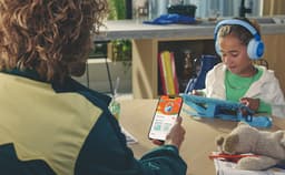 JBL Junior 470NC - Draadloze Kinderkoptelefoon - Bluetooth - Noise Cancelling - Veilig Volume <85 dB - Over-ear - 50 uur batterij - Met Microfoon - JBL Headphones-app - Voor Tablet & School - Roze — thumbnail 4