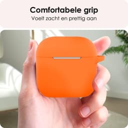 Hoes - Geschikt voor Apple AirPods 4 - Siliconen Hoesje met Clip - Silicone Case Cover - Oranje — thumbnail 4