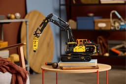 Lego Technic 42215 Volvo Ec500 Hybrid Graafmachine Bouwstenen — thumbnail 4